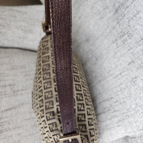 Authentic Fendi Brown Zucchino Canvas Mama Baguette Gold Hardware - Picture 6 of 16